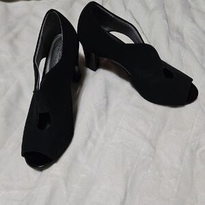 Life Stride Black Peep Toe Heels